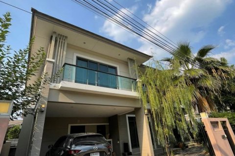 Casa de 4 dormitorios en Bangkok, Tailandia № 65445 - foto 2
