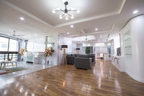 Condo à Bangkok, Thaïlande, 3 chambres № 65444