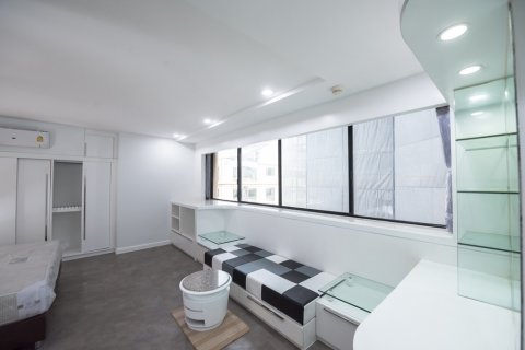 Condominio de 3 dormitorios en Bangkok, Tailandia № 65444 - foto 11