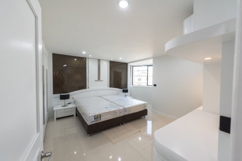 Condominio de 3 dormitorios en Bangkok, Tailandia № 65444 - foto 6