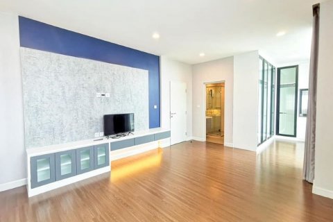 Casa de 4 dormitorios en Bangkok, Tailandia № 65448 - foto 6