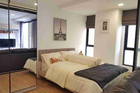 Condominio de 1 dormitorio en Thonburi, Bangkok, Tailandia № 183622 - foto 9