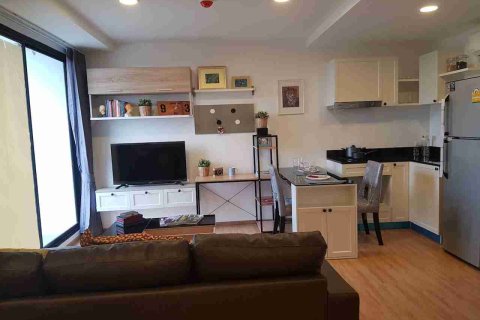 Condominio de 1 dormitorio en Thonburi, Bangkok, Tailandia № 183622 - foto 11