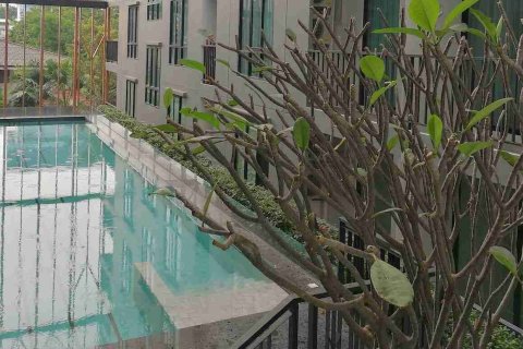 Condominio de 1 dormitorio en Thonburi, Bangkok, Tailandia № 183621 - foto 12