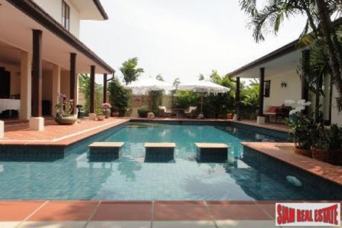 Villa à Hua Hin, Thaïlande 3 chambres № 202424