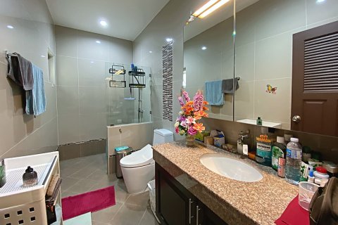 Chalet de 3 dormitorios en Hua Hin, Tailandia № 168320 - foto 23