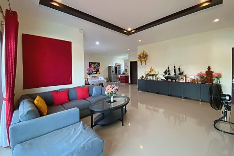 Chalet de 3 dormitorios en Hua Hin, Tailandia № 168320 - foto 10
