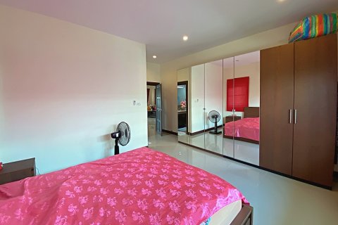 Chalet de 3 dormitorios en Hua Hin, Tailandia № 168320 - foto 16