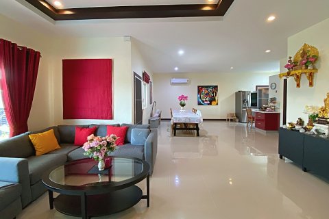 Chalet de 3 dormitorios en Hua Hin, Tailandia № 168320 - foto 15