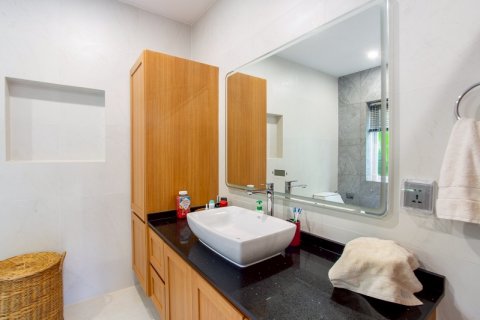Chalet de 5 dormitorios en Hua Hin, Tailandia № 168319 - foto 25