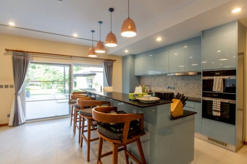 Chalet de 5 dormitorios en Hua Hin, Tailandia № 168319 - foto 16