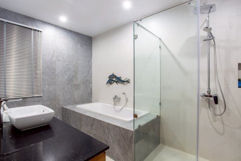Chalet de 5 dormitorios en Hua Hin, Tailandia № 168319 - foto 28