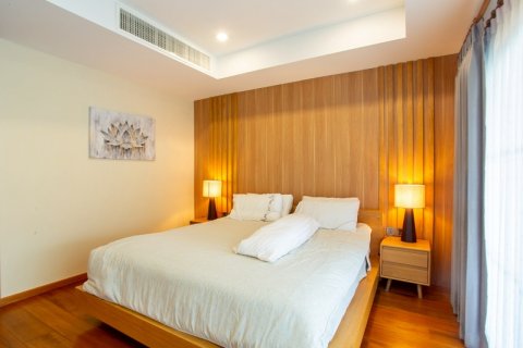 Chalet de 5 dormitorios en Hua Hin, Tailandia № 168319 - foto 26