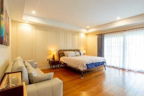 Chalet de 5 dormitorios en Hua Hin, Tailandia № 168319 - foto 19