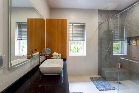 Chalet de 5 dormitorios en Hua Hin, Tailandia № 168319 - foto 23