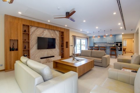 Chalet de 5 dormitorios en Hua Hin, Tailandia № 168319 - foto 13