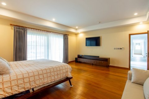 Chalet de 5 dormitorios en Hua Hin, Tailandia № 168319 - foto 21