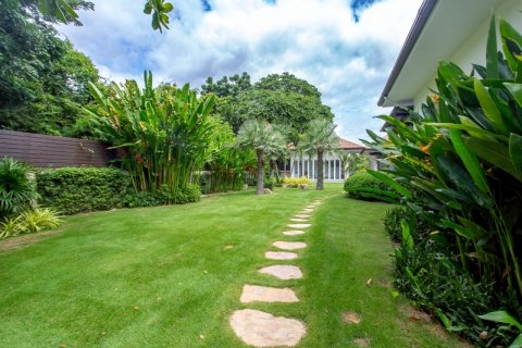Chalet de 5 dormitorios en Hua Hin, Tailandia № 168319 - foto 5