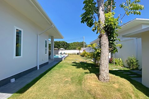 Chalet de 2 dormitorios en Hua Hin, Tailandia № 168286 - foto 8