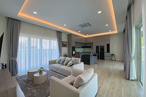 Chalet de 2 dormitorios en Hua Hin, Tailandia № 168286 - foto 18
