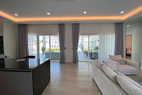 Chalet de 2 dormitorios en Hua Hin, Tailandia № 168286 - foto 16