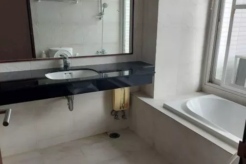 Estudio en el condominio en Watthana, Bangkok, Tailandia № 141935 - foto 11