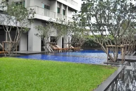 Estudio en el condominio en Watthana, Bangkok, Tailandia № 141935 - foto 13