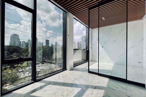 Condo in Pathum Wan, Bangkok, Thailand, 3 bedrooms № 47847 - photo 4