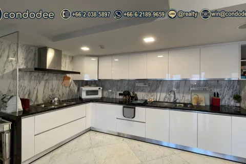 Condo in Sathon, Bangkok, Thailand, 3 bedrooms № 201076 - photo 11