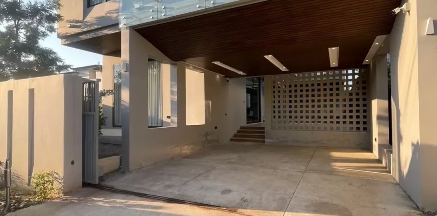 Haus in San Kamphaeng, Thailand 4 Schlafzimmer № 139756