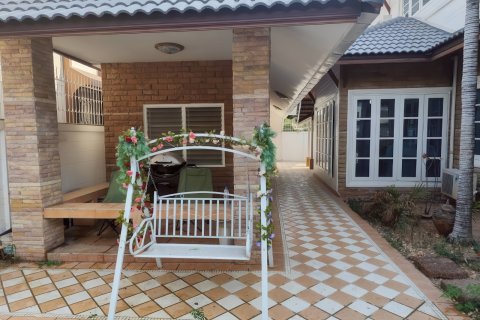 Casa de 8 dormitorios en Pattaya, Tailandia № 164042 - foto 14