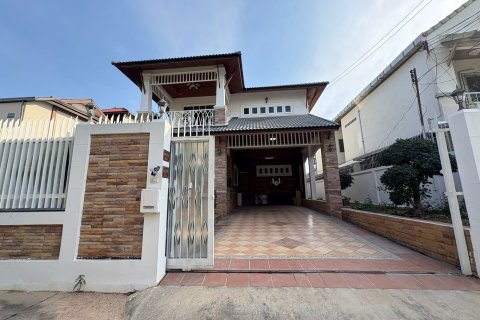 Casa de 8 dormitorios en Pattaya, Tailandia № 164042 - foto 5