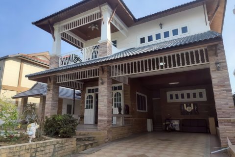 Casa de 8 dormitorios en Pattaya, Tailandia № 164042 - foto 4