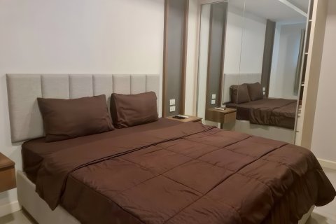 Casa de 4 dormitorios en Pattaya, Tailandia № 164044 - foto 17
