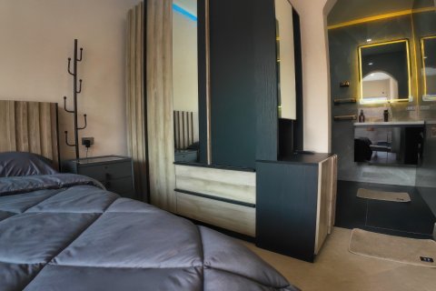 Casa de 4 dormitorios en Pattaya, Tailandia № 164043 - foto 16