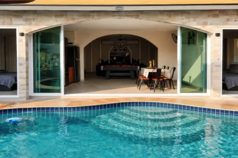 Casa de 4 dormitorios en Pattaya, Tailandia № 164043 - foto 29