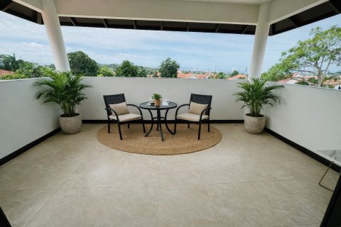 Chalet de 8 dormitorios en Pattaya, Tailandia № 164045 - foto 17