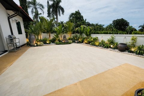 Chalet de 8 dormitorios en Pattaya, Tailandia № 164045 - foto 6