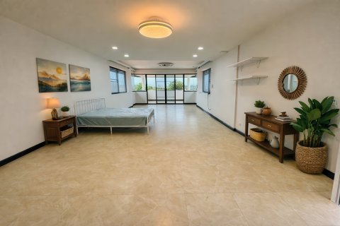 Chalet de 8 dormitorios en Pattaya, Tailandia № 164045 - foto 14
