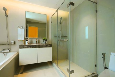 Apartamento de 3 dormitorios en Bangkok, Tailandia № 181193 - foto 11