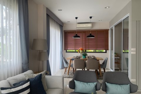Casa de 3 dormitorios en Pattaya, Tailandia № 204548 - foto 11