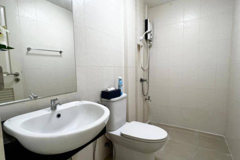 Casa de 3 dormitorios en Pattaya, Tailandia № 204550 - foto 15