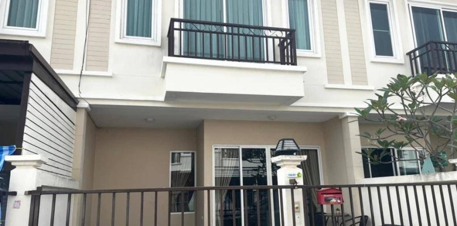 Casa de 3 dormitorios en Pattaya, Tailandia № 204550