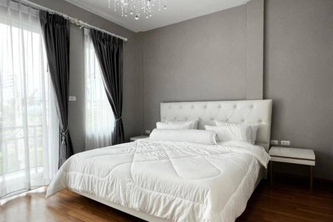 Casa de 3 dormitorios en Pattaya, Tailandia № 204550 - foto 10