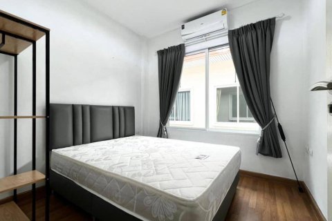 Casa de 3 dormitorios en Pattaya, Tailandia № 204550 - foto 11