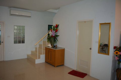 Casa de 2 dormitorios en Pattaya, Tailandia № 204545 - foto 4
