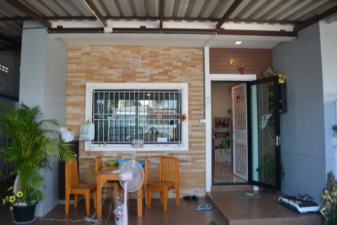 Casa de 2 dormitorios en Pattaya, Tailandia № 204545 - foto 2