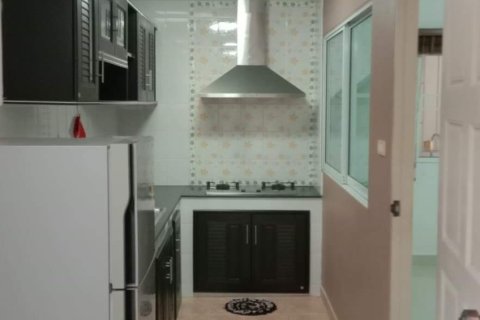 Casa de 2 dormitorios en Pattaya, Tailandia № 204546 - foto 9
