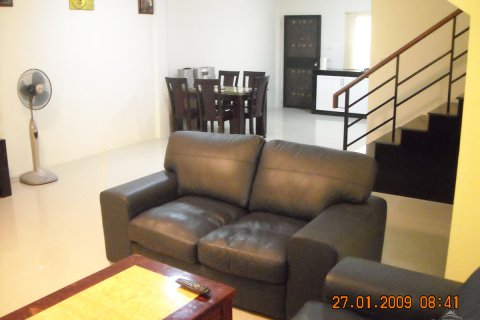 Casa de 2 dormitorios en Pattaya, Tailandia № 204551 - foto 3