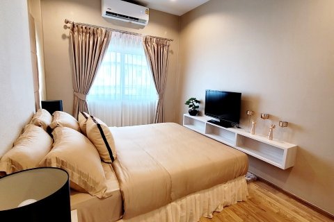 Casa de 3 dormitorios en Pattaya, Tailandia № 204549 - foto 3